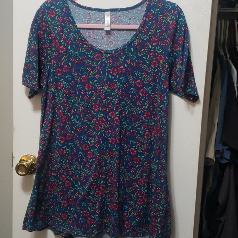 LulaRoe Tee